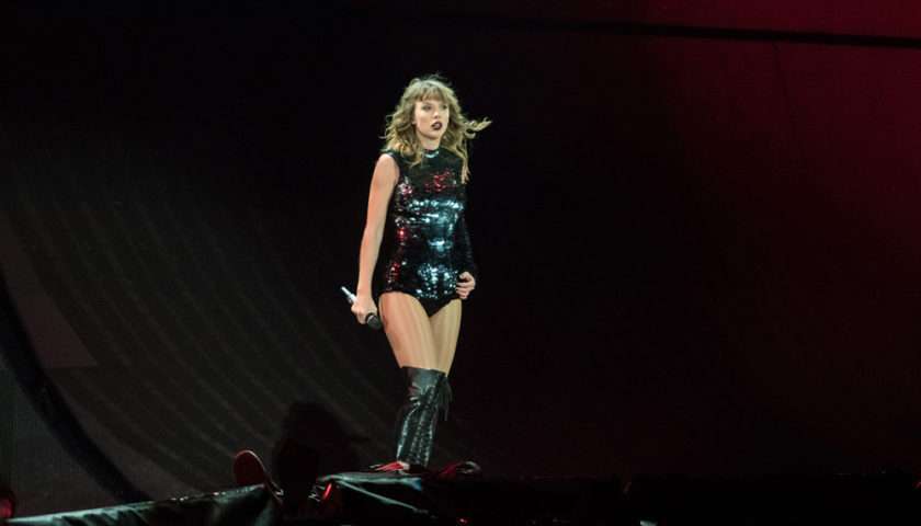 Taylor Swift - Soldier Field - Chicago, IL - 6/1/18 - Photo © 2018 by: Roman Sobus