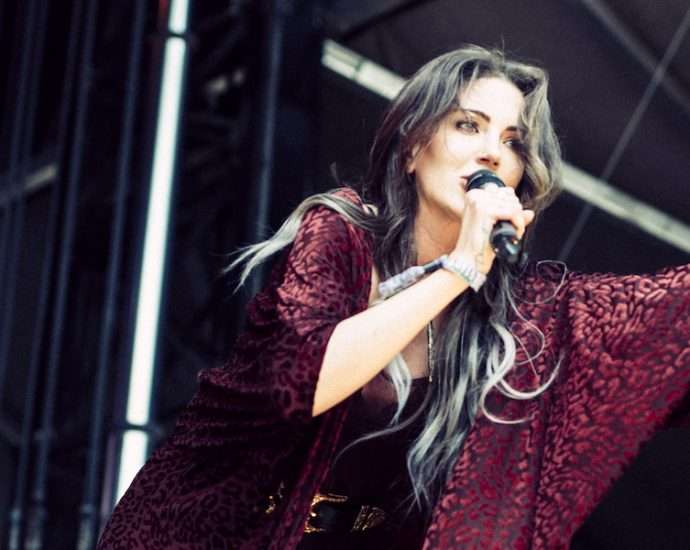 Dorothy Opens the Final Day