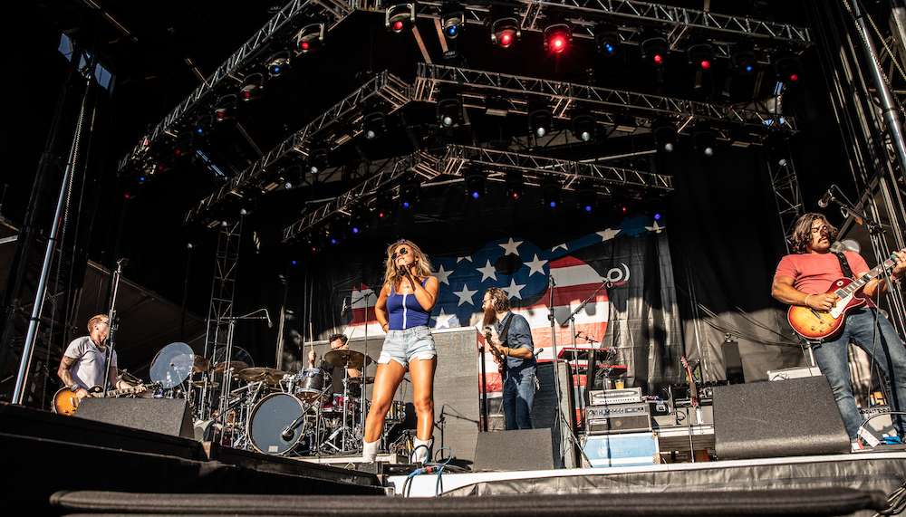 Jessie James Decker Live at Windy City Smokeout 8