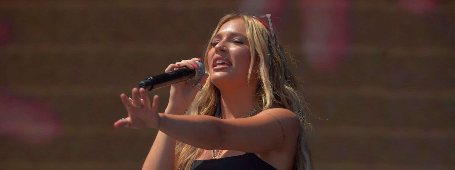 Lennon Stella Live at Lollapalooza
