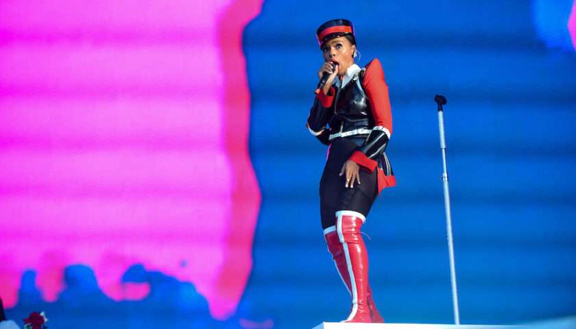Janelle Monáe Live at Lollapalooza [GALLERY] 3