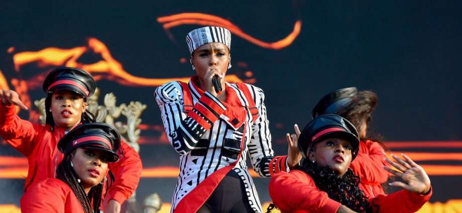 Janelle Monáe Live at Lollapalooza