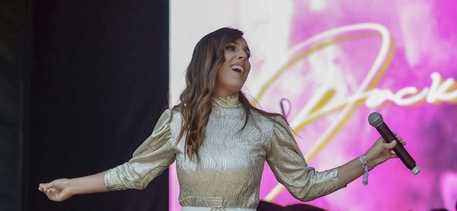 Jackie Foster Live