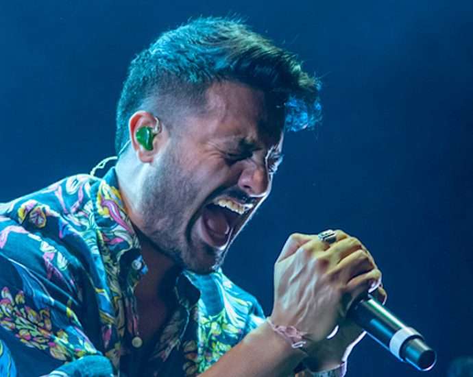 Young The Giant Live at Riot Fest [GALLERY] 3