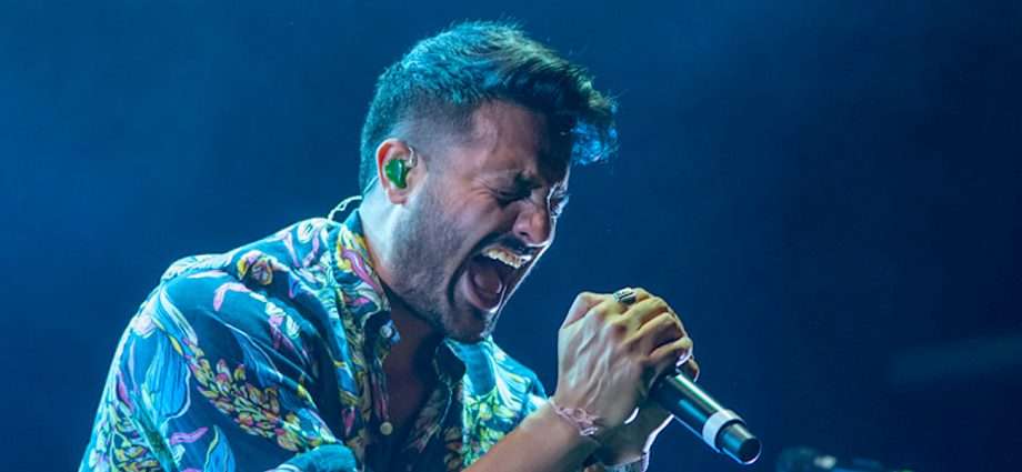 Young The Giant Live at Riot Fest [GALLERY] 1