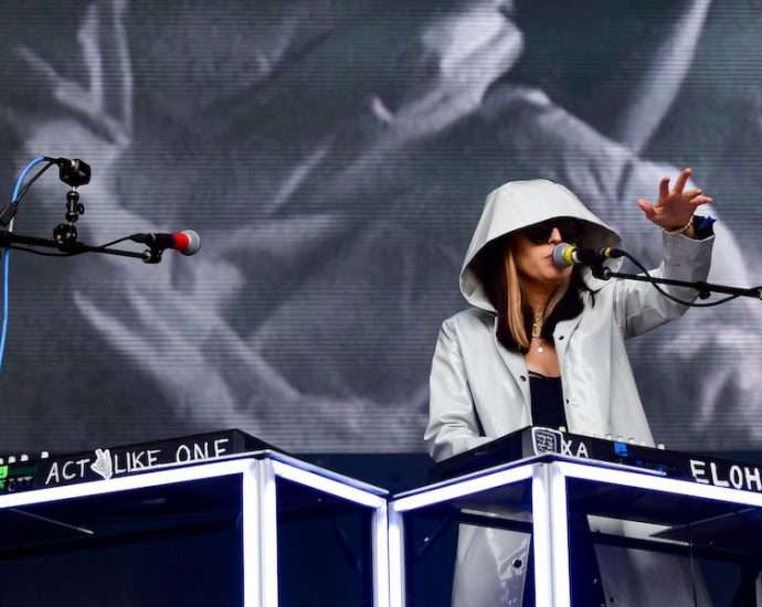 Elohim Live at Lollapalooza