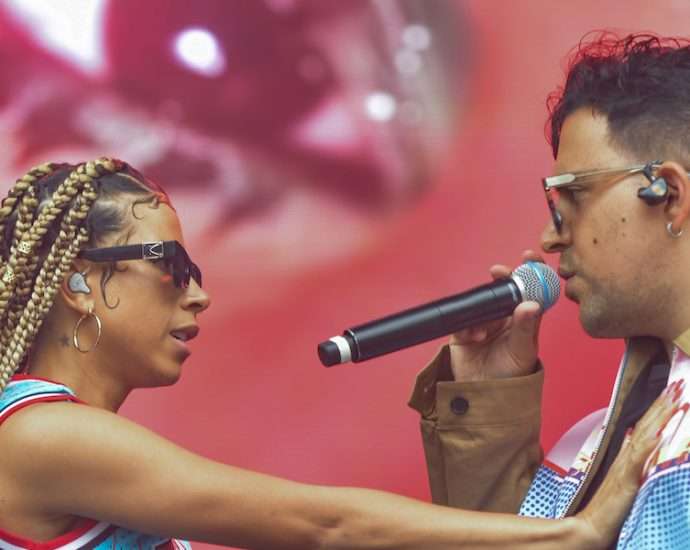 Emotional Oranges Live at Lollapalooza