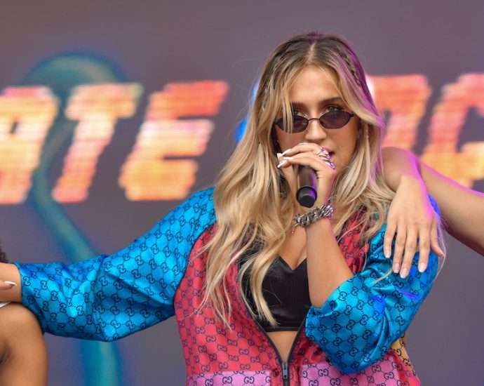 Tate McRae Live at Lollapalooza