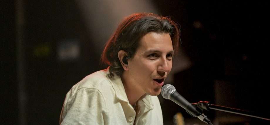 Anson Seabra Live at Riviera