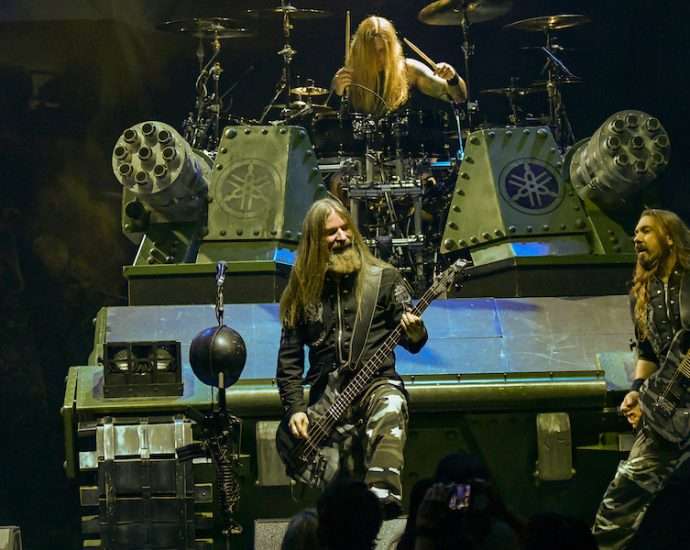 Chicago Surrenders to Sabaton