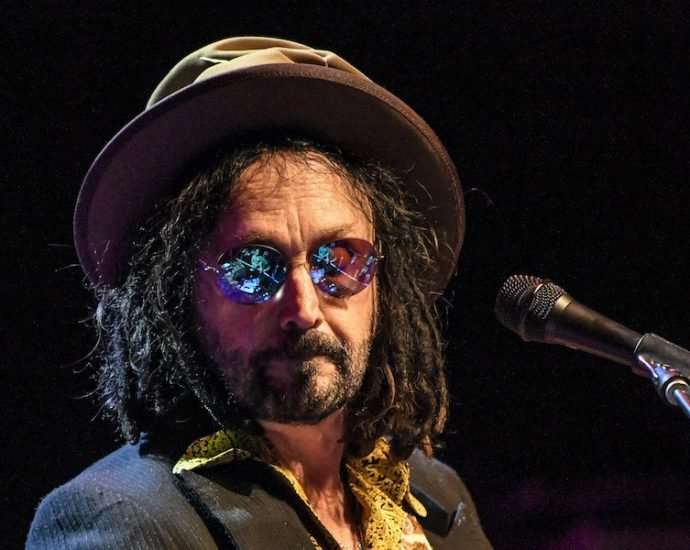 Mike Campbell And The Dirty Knobs Live