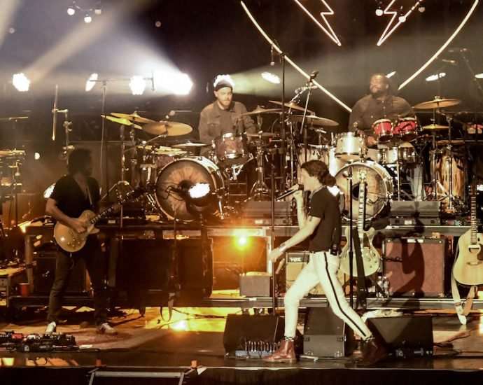 The Revivalists Live at the Aragon [GALLERY] 1