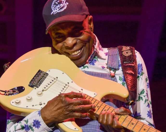 Buddy Guy Live At Blues On The Fox [GALLERY] 5
