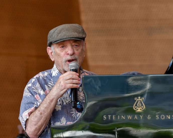 Erwin Helfer Live At Chicago Blues Fest [GALLERY] 2