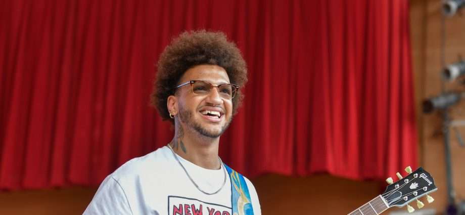 Nick Alexander Live At Chicago Blues Fest