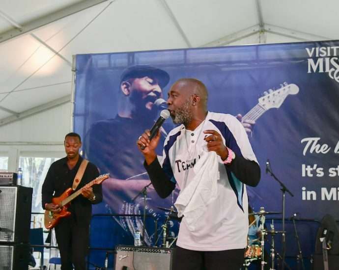 Mr Sipp Live At Chicago Blues Fest