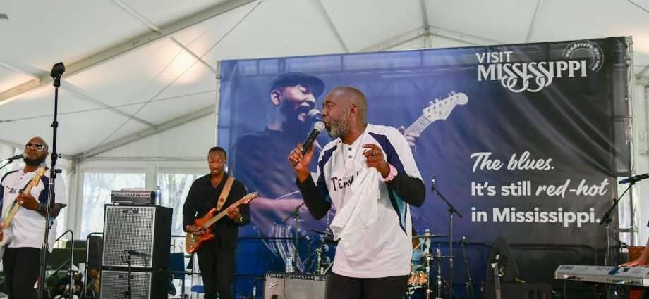 Mr Sipp Live At Chicago Blues Fest