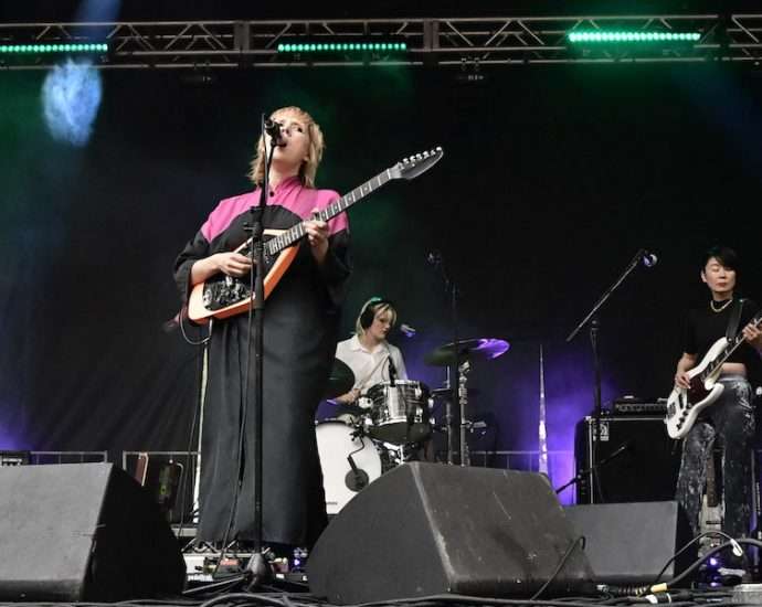 Cate Le Bon Live at Pitchfork
