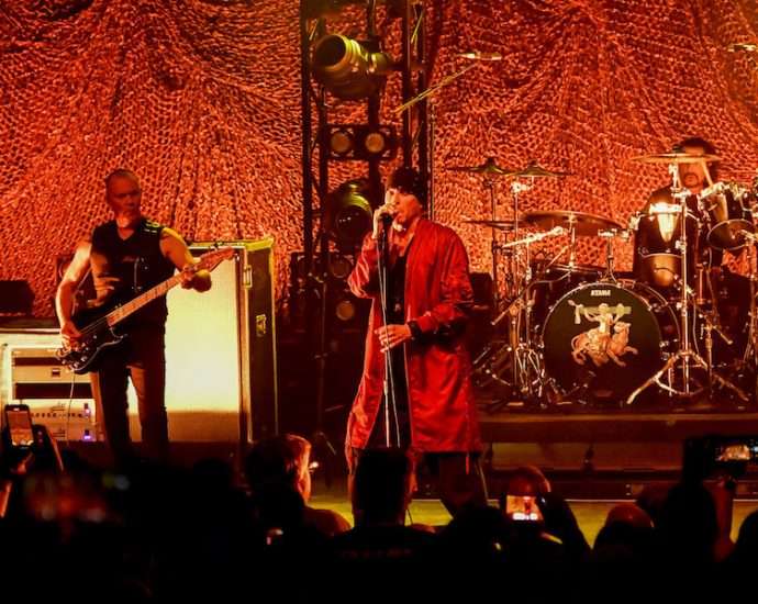 The Cult Live at the Riviera Theatre [GALLERY] 1