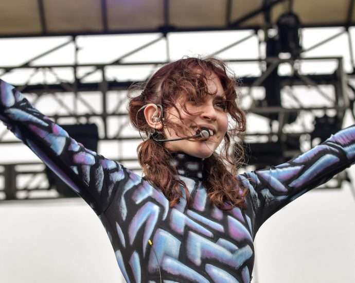 Magdalena Bay Live At Pitchfork