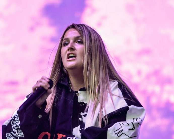 Chelsea Cutler Live at Lollapalooza