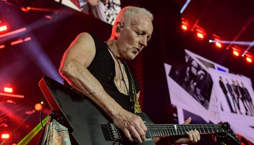 Def Leppard Live at Lucas Oil Stadium