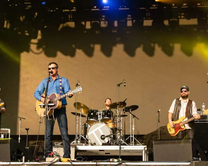 Turnpike Troubadours Live at Windy City Smokeout
