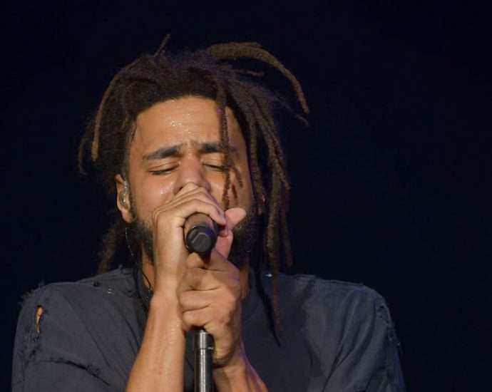 J Cole Live at Lollapalooza