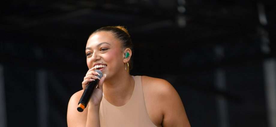 Mahalia Live at Lollapalooza