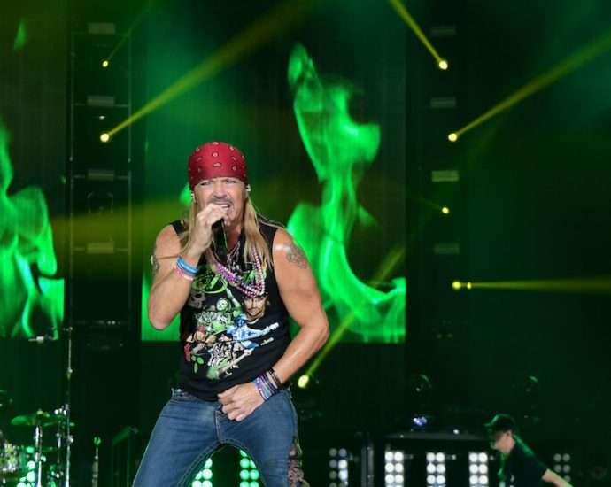 Poison Live at Lucas Oil Stadium [GALLERY] 3