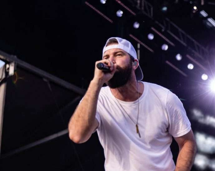 Jordan Davis Live at Windy City Smokeout [GALLERY] 2