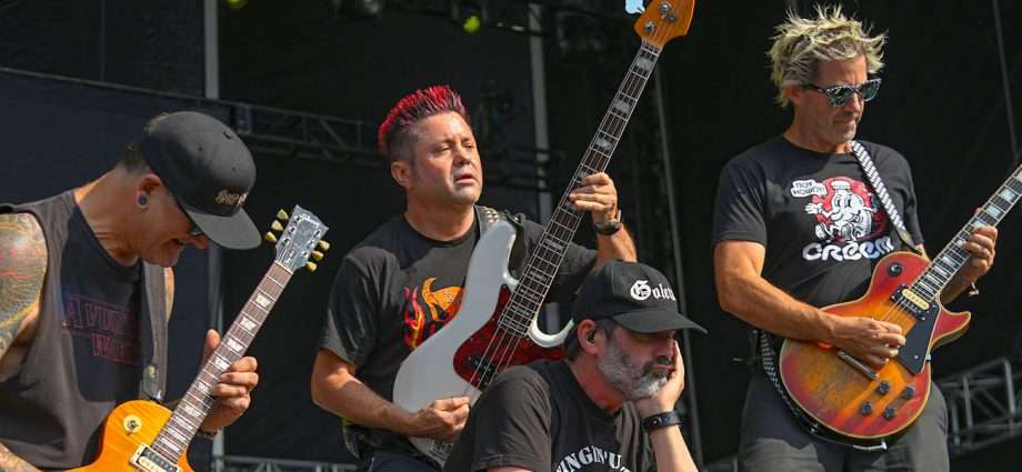 Lagwagon Live at Riot Fest [GALLERY] 1