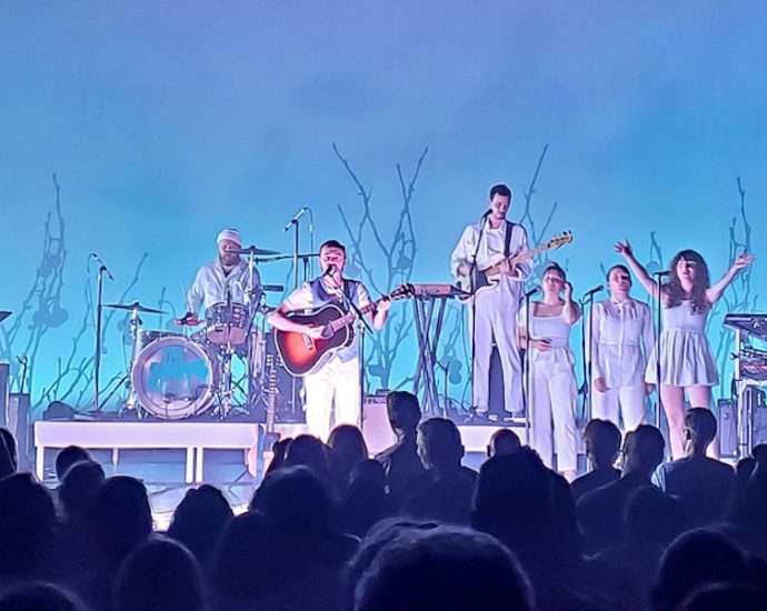 The Shins Live at Chicago Theatre