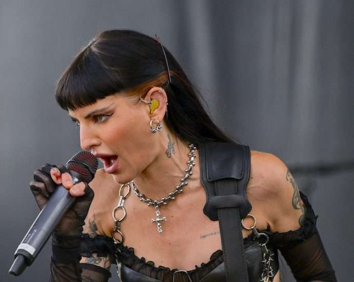 Lilith Czar Live at WIIL Rock Fest