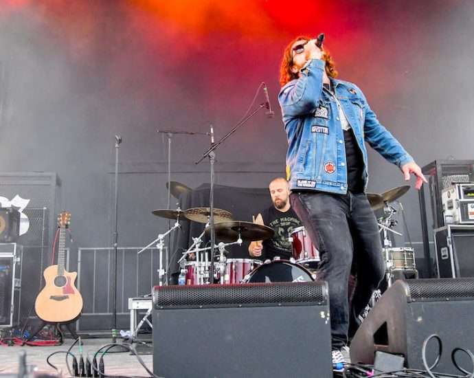 Royal Bliss Live at WIIL Rock Fest