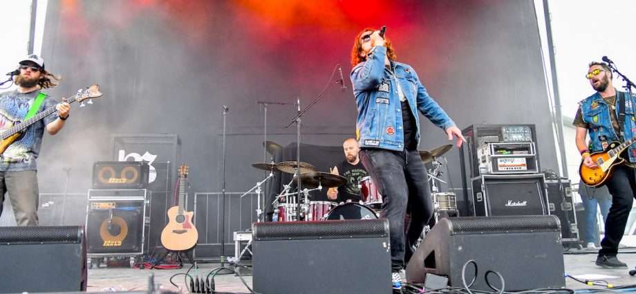 Royal Bliss Live at WIIL Rock Fest