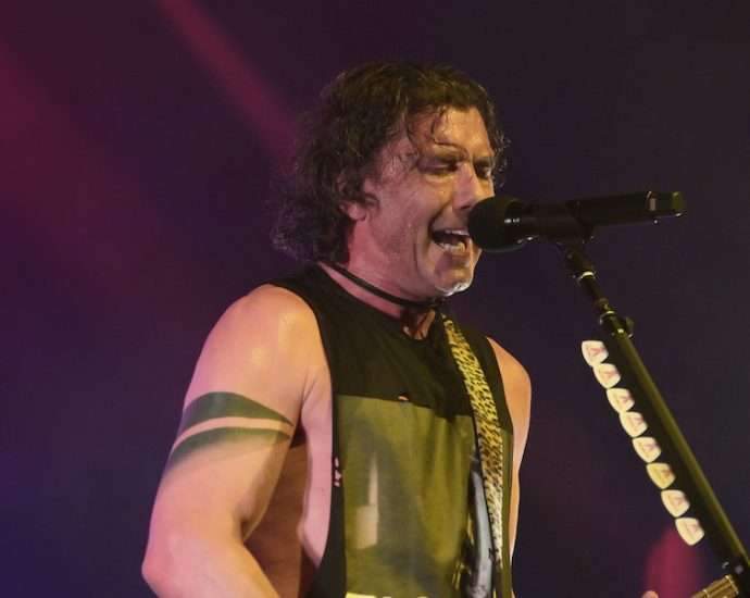 Bush Live at Salt Shed [GALLERY] 2