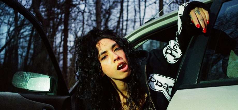 Indigo De Souza Live at Thalia Hall: A Captivating Blend of Emotion and Energy