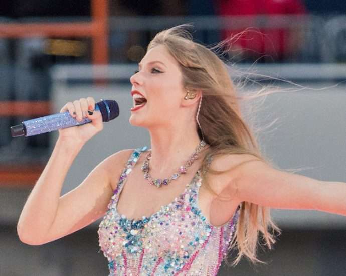 Taylor Swift Live At Soldier Field [GALLERY]