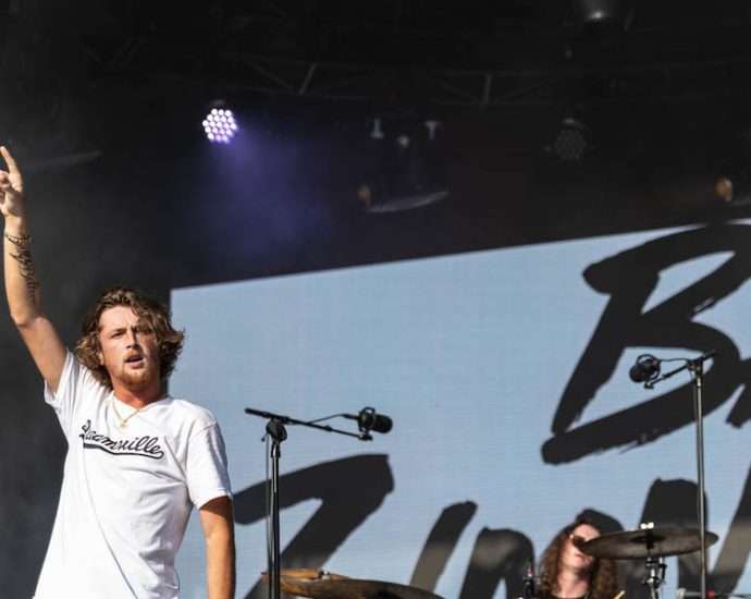 Bailey Zimmerman Live at Windy City Smokeout [GALLERY]