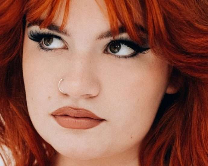 Rising Pop Star MINOE Lets Her Demons Sing with Recent Singles “Cherry”, “Cut Me Loose”