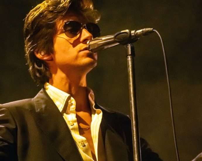 Arctic Monkeys Live at United Center [GALLERY] 2