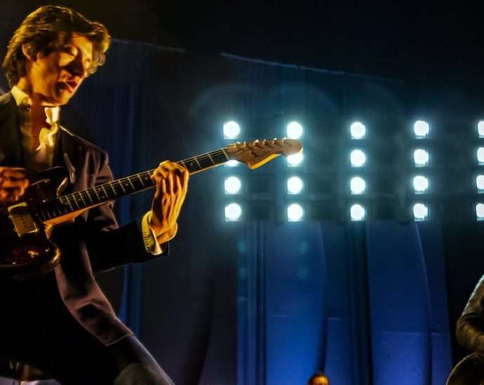 Arctic Monkeys Play United Center on North American Tour [REVIEW]