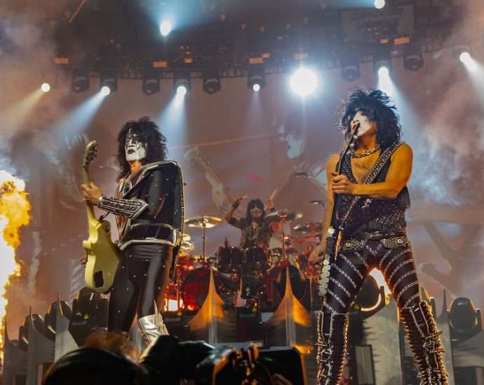 KISS Scorches Chicago In Final End Of The Road Concert [REVIEW]