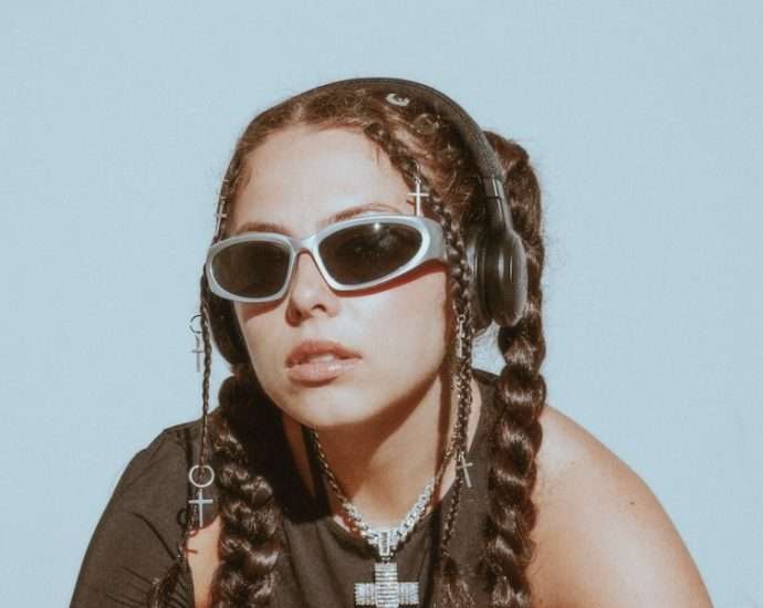 Sophie Shredz Drops Rebellious New Single "Eyez On Me"