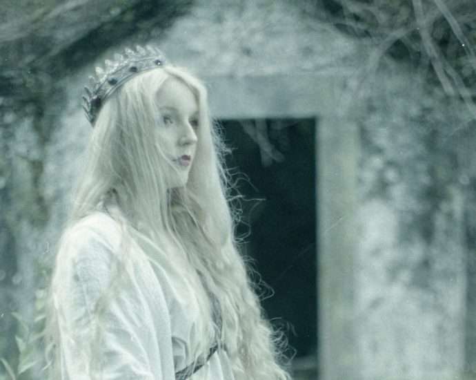 Sylvaine Returns To The Past With "Eg Er Framand" [REVIEW]