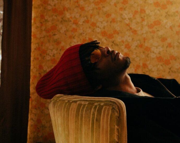 Asha Imuno Delves into Debut Album "PINS & NEEDLES"