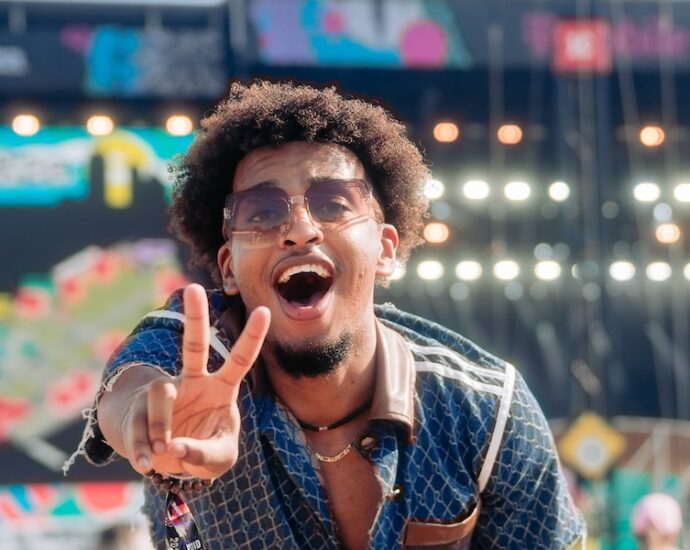 10 Incredible Artists To See At Lollapalooza That Aren’t Headliners