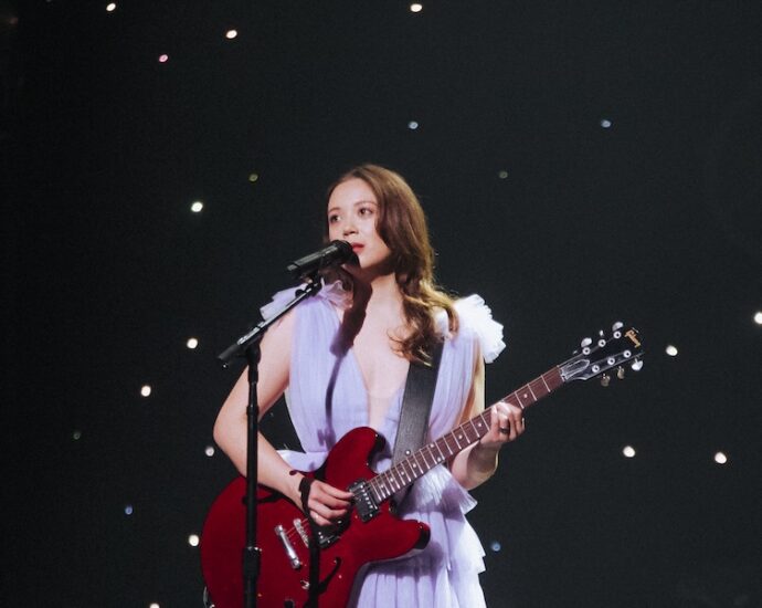 The Authenticity Of Laufey Shines Brightly In Sold Out Chicago Theatre Performance [REVIEW]