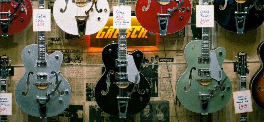 Score Your Perfect Guitar: 10 Essential Tips for Buying Online or In-Store